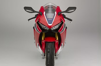 Honda CBR1000RR Fireblade SP 2017 - Bild 2